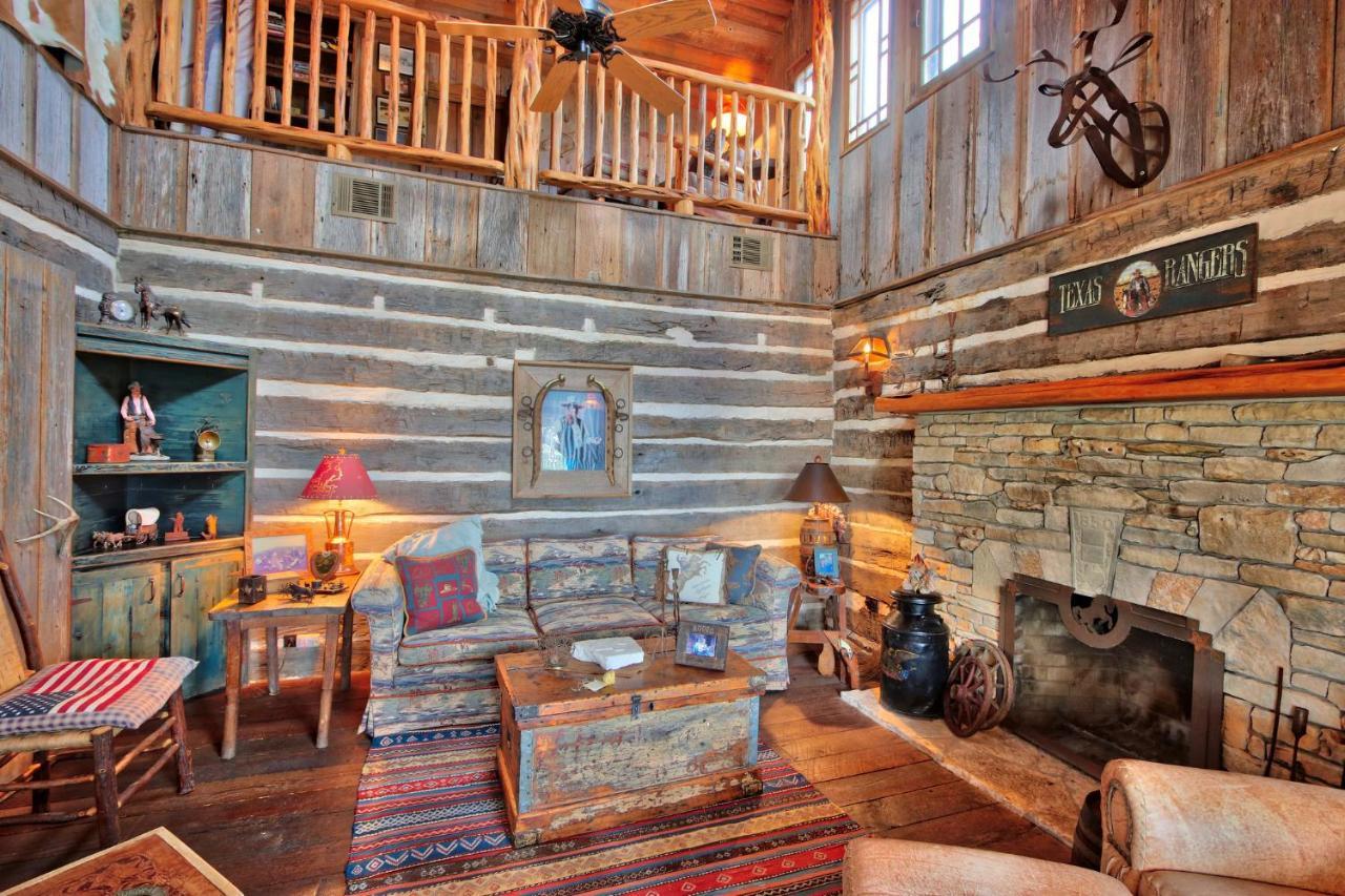 Log Cabin At Old Glory Ranch Villa Wimberley Exterior foto